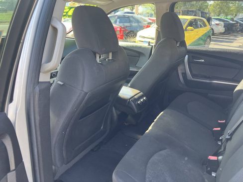 Used 2010 GMC Acadia SL FWD image 26