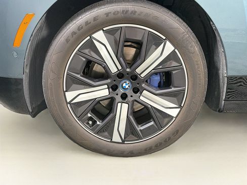 Used 2024 BMW iX xDrive50 w/ Premium Package AWD/4WD image 33