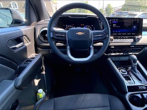 Used 2024 Chevrolet Colorado LT w/ LT Convenience Package AWD/4WD image 11