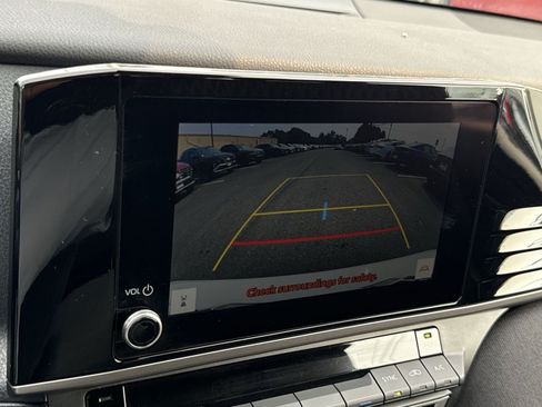 Used 2025 Toyota Camry LE FWD image 19