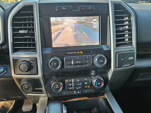 Used 2019 Ford F150 Lariat image 11