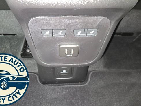 Used 2024 Chevrolet Equinox Premier AWD/4WD image 29