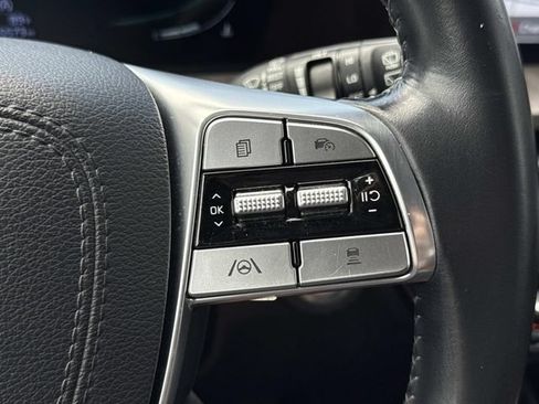Used 2024 Kia Telluride EX w/ EX Captain's Chair Package FWD image 24
