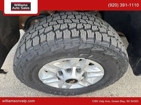 Used 2025 Chevrolet Silverado 2500 LT w/ Convenience Package AWD/4WD image 24