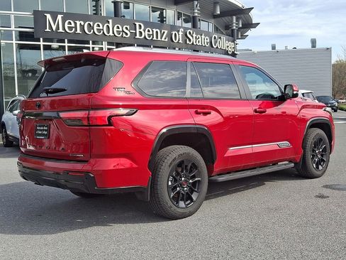 Used 2025 Toyota Sequoia Platinum image 9