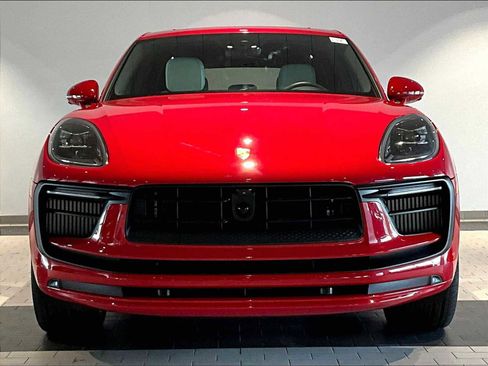 Used 2025 Porsche Macan S image 13