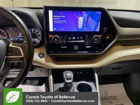 Certified 2023 Toyota Highlander XLE image 17