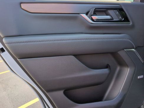 New 2026 GMC Yukon Denali w/ Denali Reserve Package AWD/4WD image 41