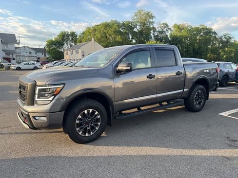 Used 2024 Nissan Titan PRO-4X w/ Pro-4x Convenience Package AWD/4WD image 2