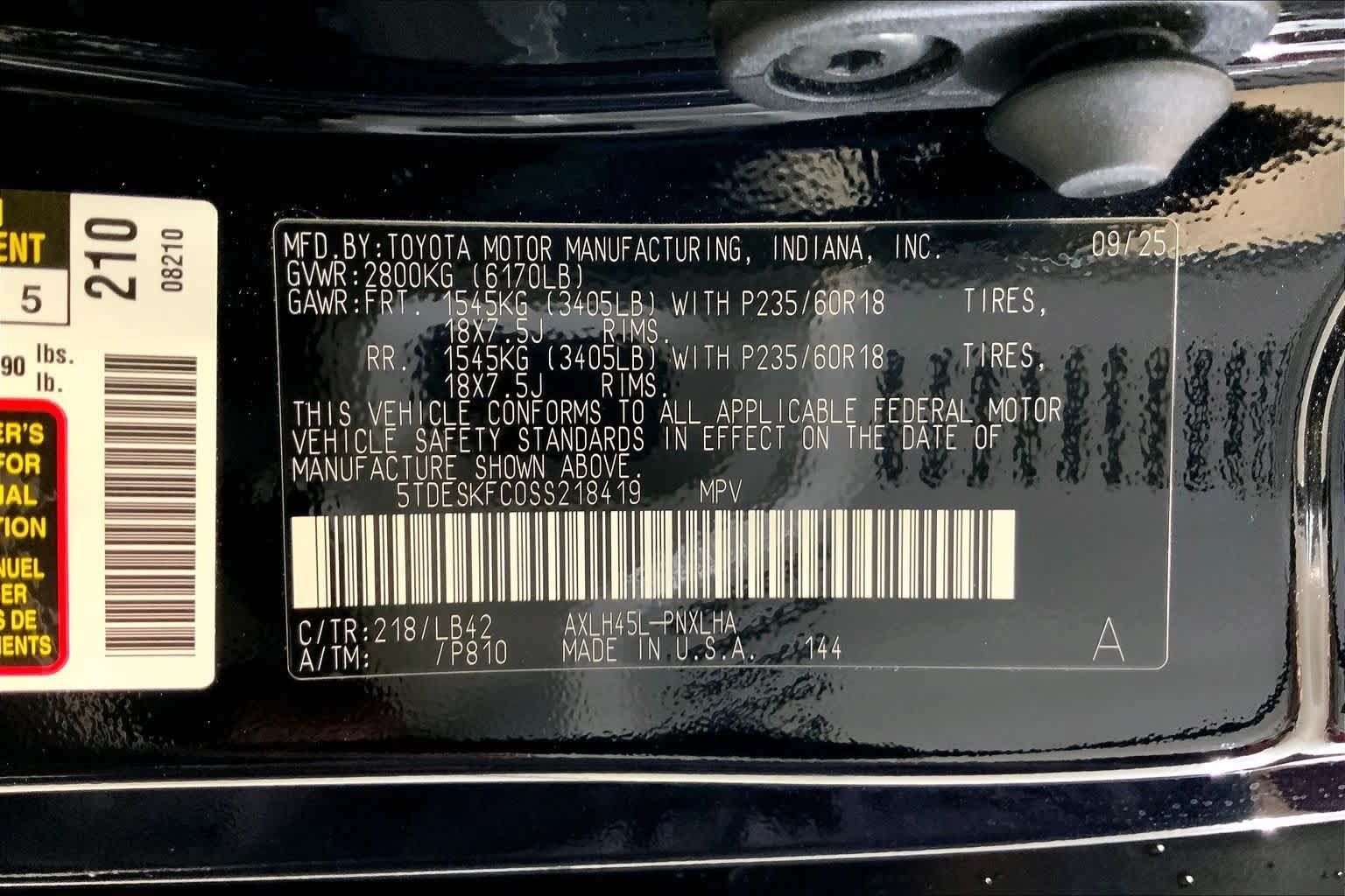 Used 2025 Toyota Sienna Platinum AWD/4WD image 36