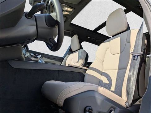 New 2026 Volvo XC60 B5 Plus w/ Protection Package Premier image 4