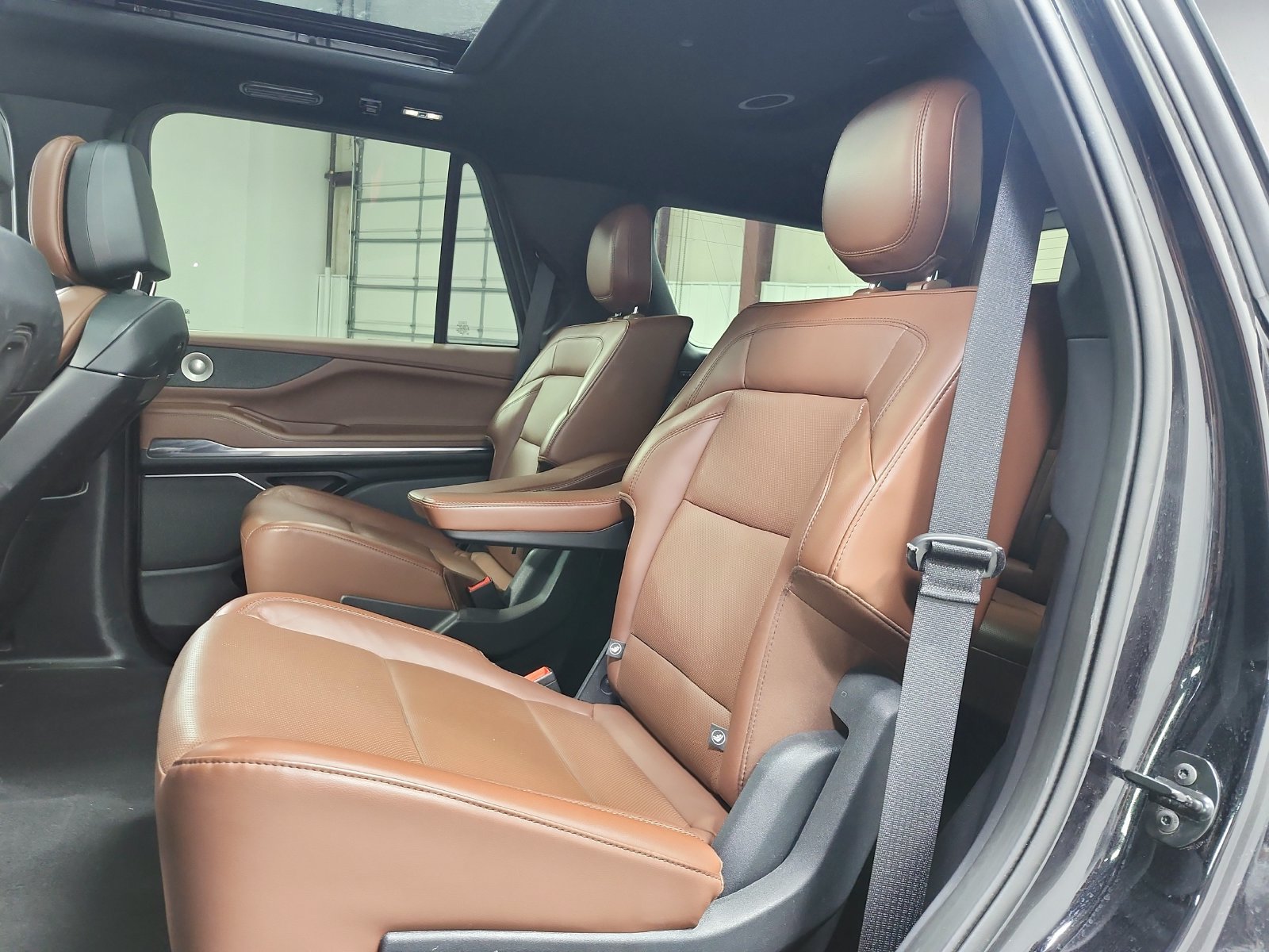 Used 2025 Lincoln Navigator Reserve AWD/4WD image 12