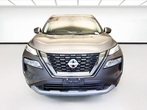 Used 2023 Nissan Rogue SV FWD image 2