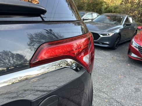 Used 2018 GMC Acadia Denali w/ Technology Package image 20