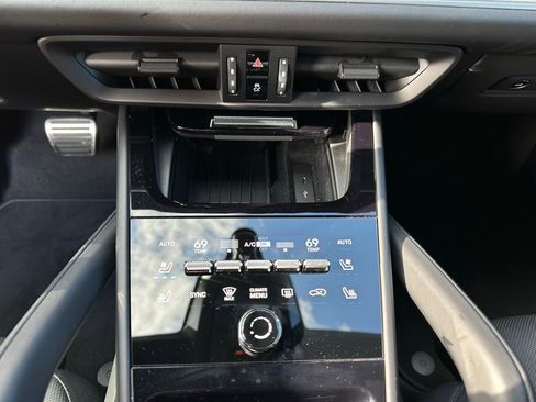 Used 2025 Porsche Cayenne S image 24