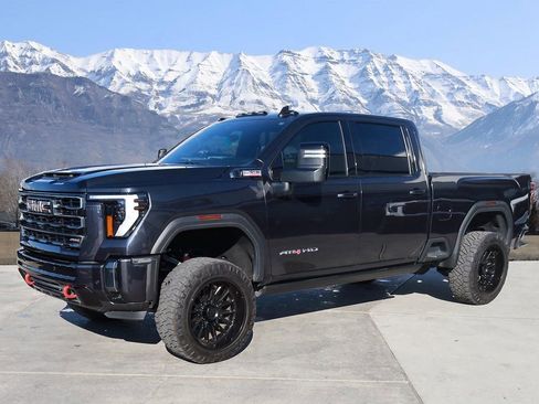 Used 2024 GMC Sierra 3500 AT4 w/ AT4 Premium Plus Package image 2