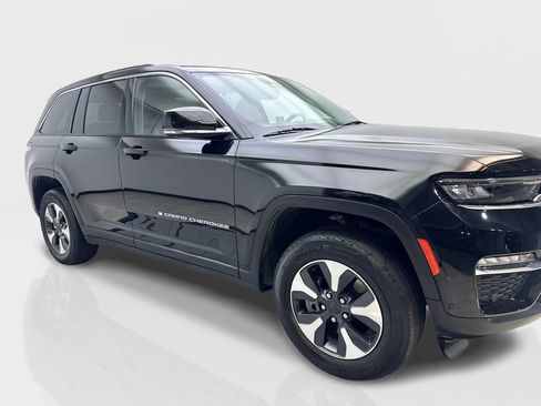 Used 2022 Jeep Grand Cherokee Limited 4xe w/ Luxury Tech Group II AWD/4WD image 12