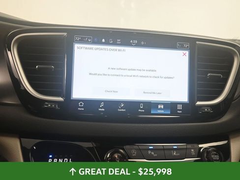 Used 2024 Chrysler Pacifica Touring-L image 33