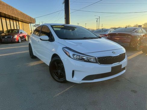 Used 2018 Kia Forte LX image 1