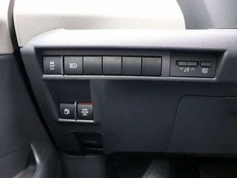 Used 2024 Toyota Sienna XLE image 19