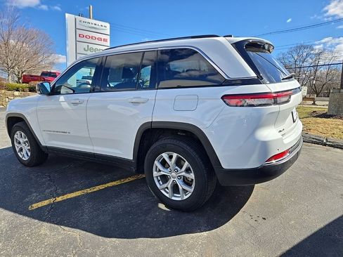 Certified 2023 Jeep Grand Cherokee Limited AWD/4WD image 8