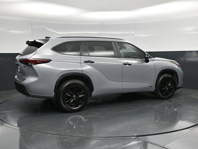 Used 2025 Toyota Highlander XLE AWD/4WD image 4