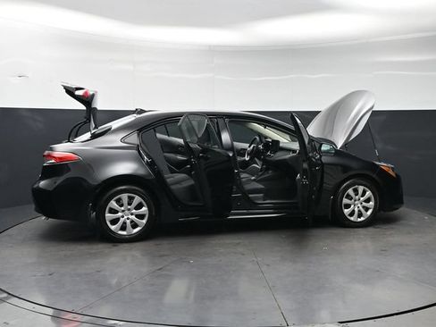 Used 2025 Toyota Corolla LE FWD image 33