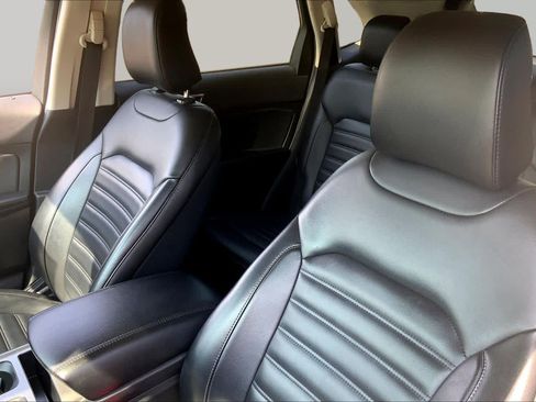 Used 2024 Ford Edge SEL AWD/4WD image 8
