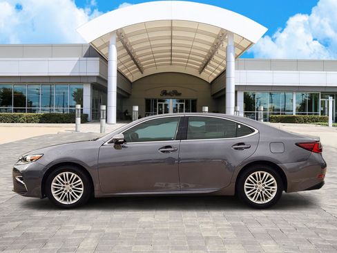 Used 2017 Lexus ES 350 image 3