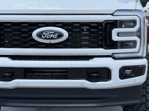 Used 2025 Ford F350 Platinum AWD/4WD image 8