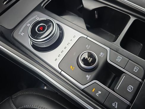 Used 2023 Kia Sorento EX image 31