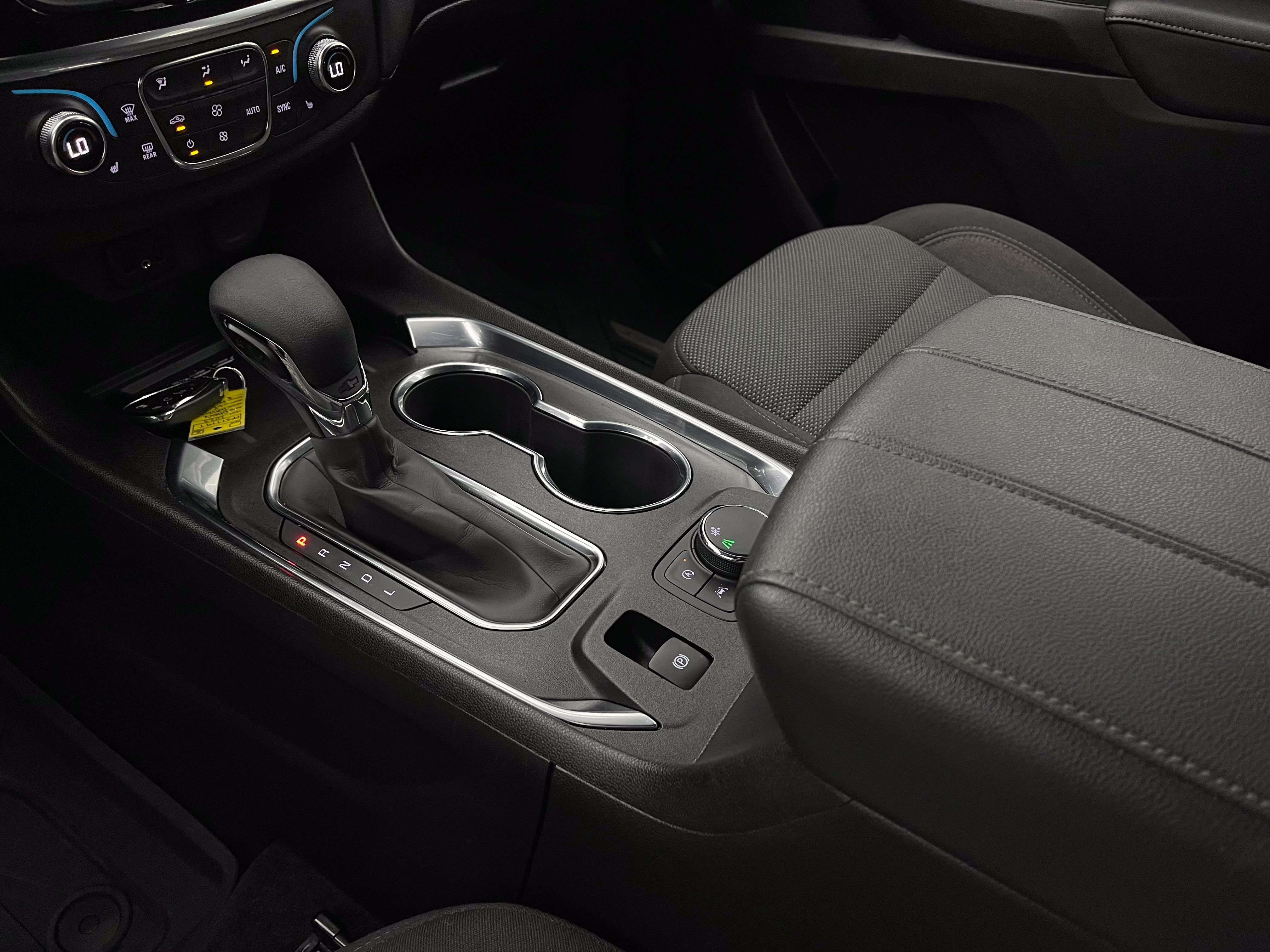 Used 2023 Chevrolet Traverse LT FWD image 30