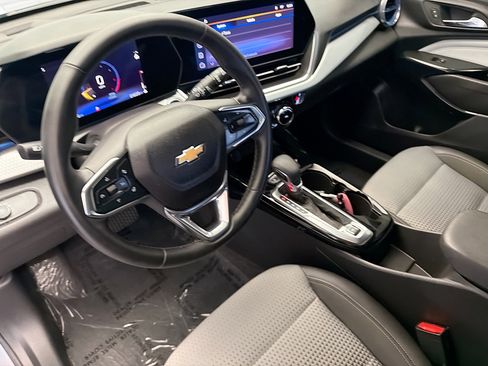 Used 2025 Chevrolet Trax LT w/ Driver Confidence Package FWD image 7