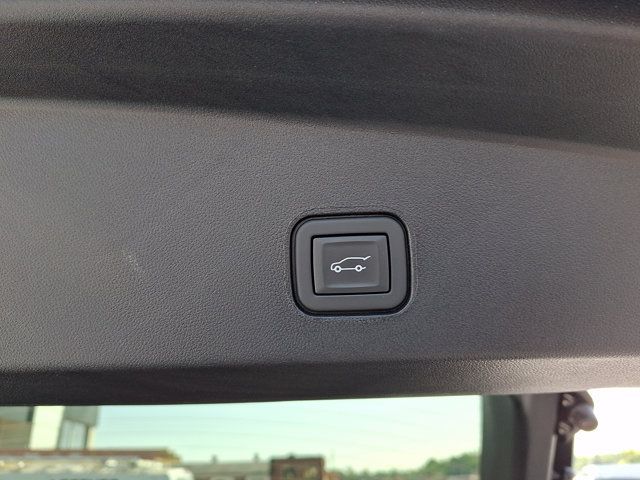 Certified 2024 Cadillac Lyriq Luxury AWD/4WD image 33