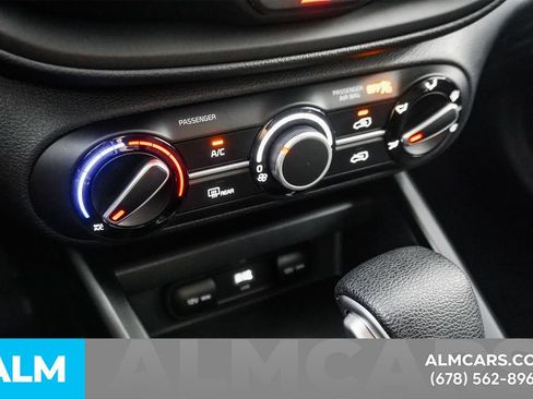 Used 2025 Kia Soul LX w/ LX Technology Package FWD image 29