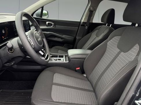 Used 2024 Kia Sorento LX FWD image 10