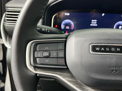 Used 2023 Jeep Wagoneer L Series II image 18