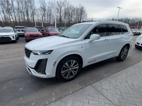 Used 2021 Cadillac XT6 Premium Luxury image 4