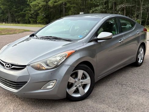 Used 2012 Hyundai Elantra GLS w/ Preferred Pkg 3 FWD image 2