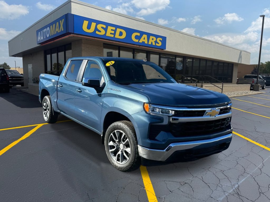 Used 2024 Chevrolet Silverado 1500 LT AWD/4WD image 4