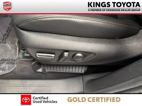 Used 2025 Toyota Sienna XLE Woodland Edition AWD/4WD image 19