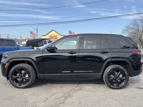 New 2026 Jeep Grand Cherokee Limited w/ Limited Altitude Package image 4