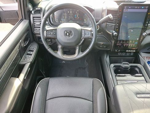 Used 2025 RAM 2500 Limited AWD/4WD image 11