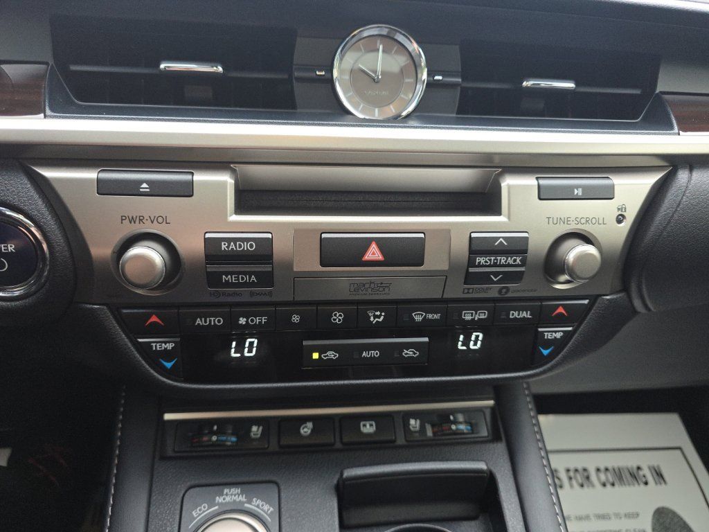 Used 2018 Lexus ES 300h FWD image 25