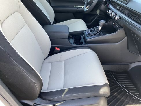 Used 2023 Honda CR-V EX image 11