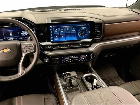 Used 2024 Chevrolet Silverado 1500 High Country w/ High Country Premium Package image 6