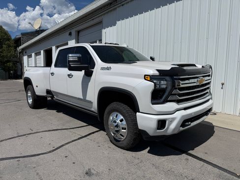 Used 2024 Chevrolet Silverado 3500 High Country w/ High Country Premium Package AWD/4WD image 1