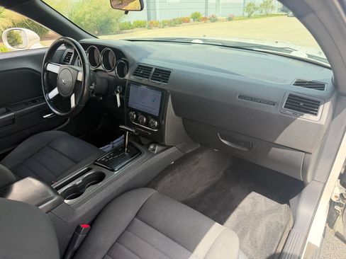 Used 2009 Dodge Challenger R/T RWD image 17