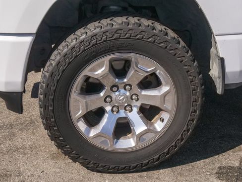 Used 2019 RAM 1500 Big Horn RWD image 5