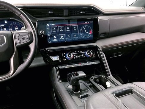 Used 2022 GMC Sierra 1500 AT4 w/ AT4 Premium Package image 7